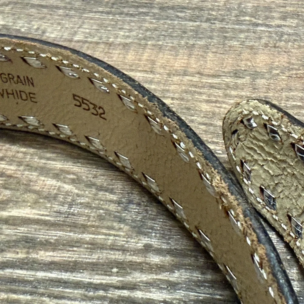 Brushy Creek M (36) NWT (partial) Cowhide vintage western Belt with Silver studs - Picture 6 of 14